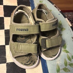 Reima Bungee Sandal, Army Green Size 8 Toddler